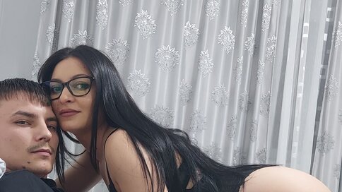 NatalyaGabriel's live cam